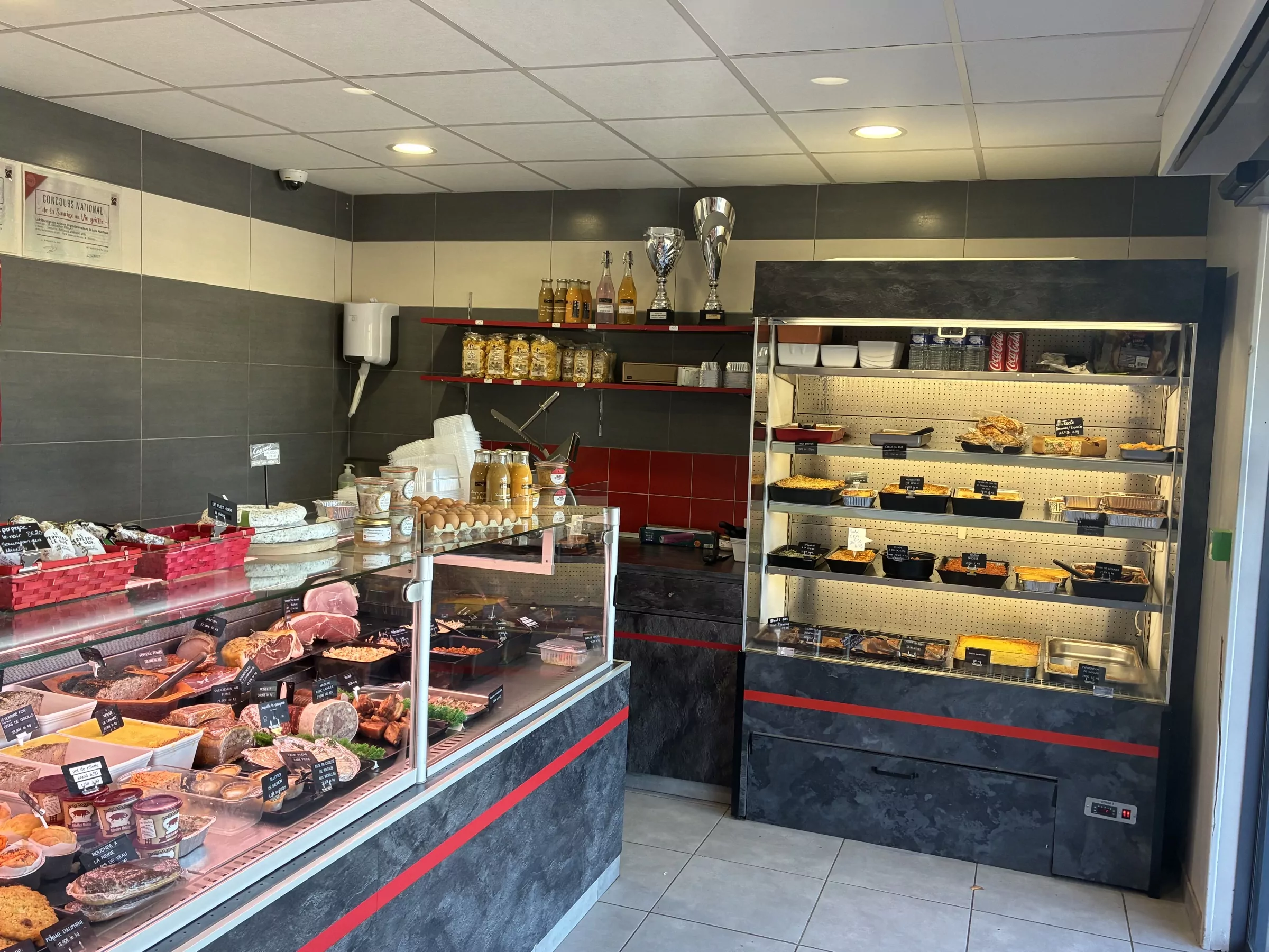 L’intérieur de la boucherie La Désirade Maison Bellay